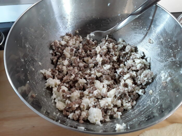 carne mozzarella e formaggio