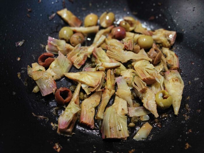 carciofi e olive al soffritto carciofi e olive al soffritto