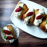 babà panna e fragole