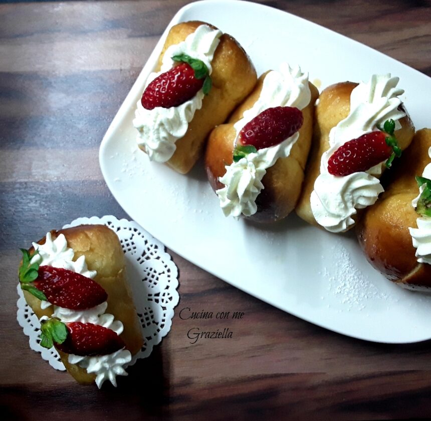 babà panna e fragole