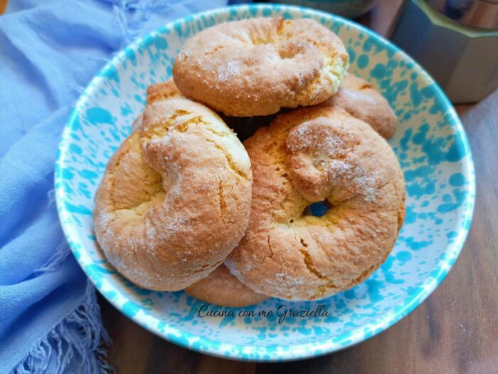 Biscotti da latte al limone