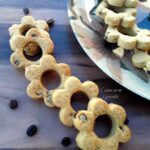 Biscottini al caffè con gocce di cioccolato