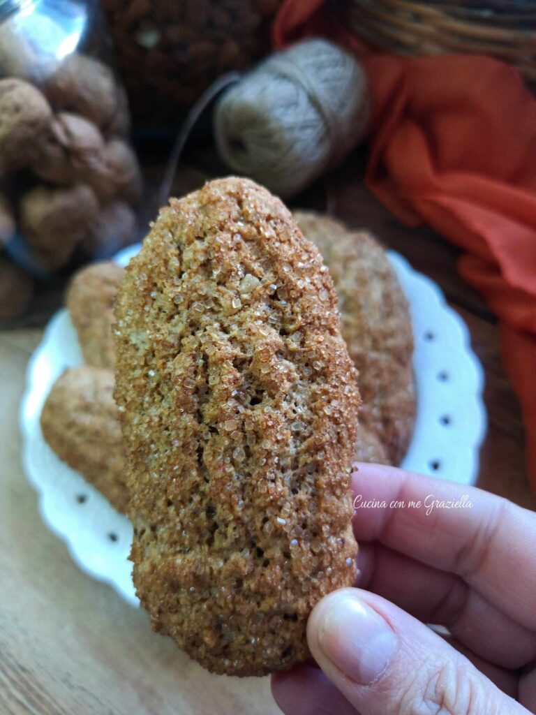 Biscottoni integrali con mandorle e noci 