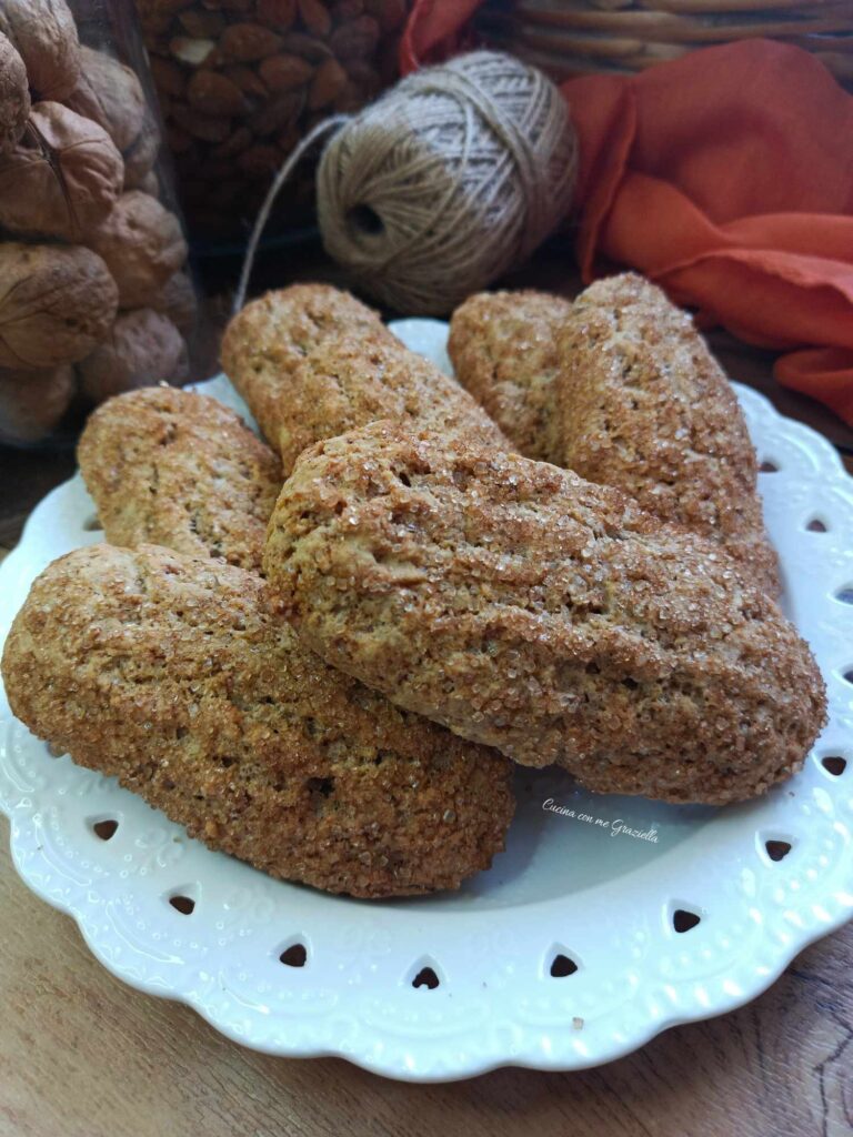 Biscottoni integrali con mandorle e noci 