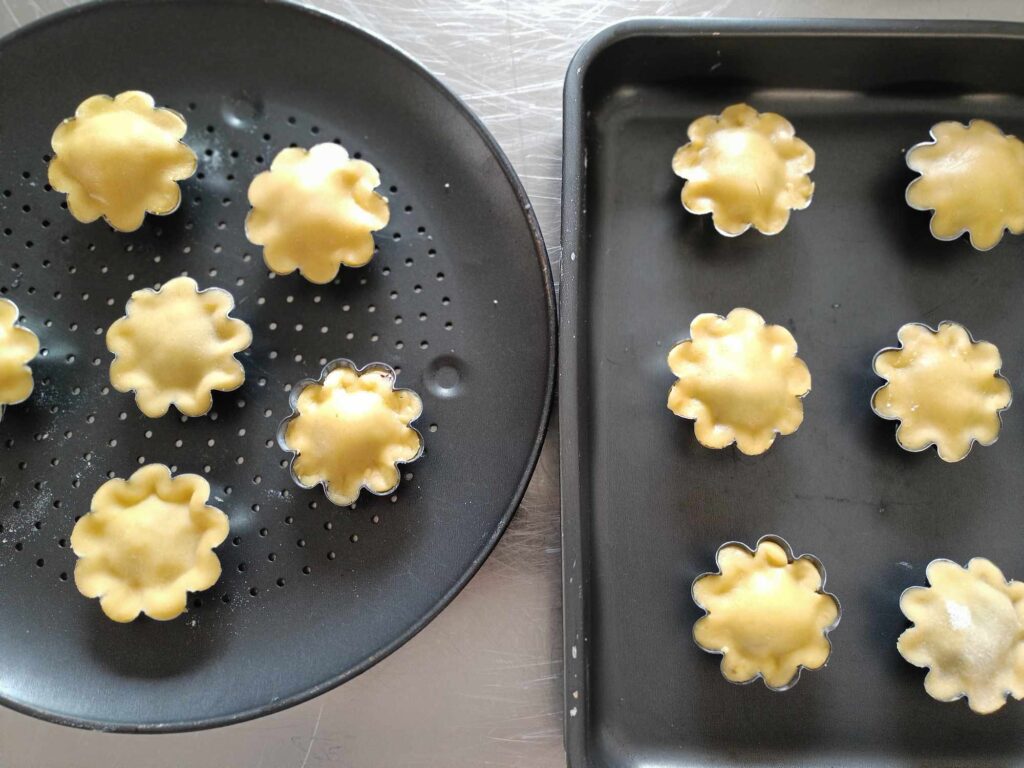 bocconotti crudi su teglia