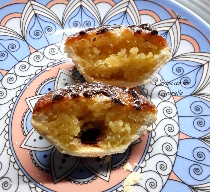 Boconotti pugliesi con pasta di mandorle