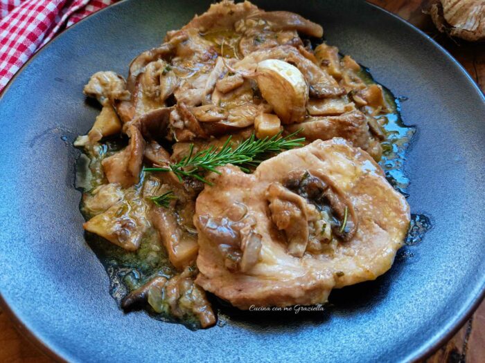 Braciole di maiale ai funghi