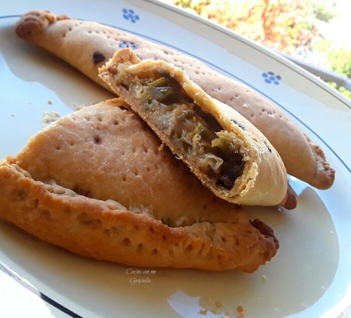Calzoni di cipolle sponsali a panzerotti