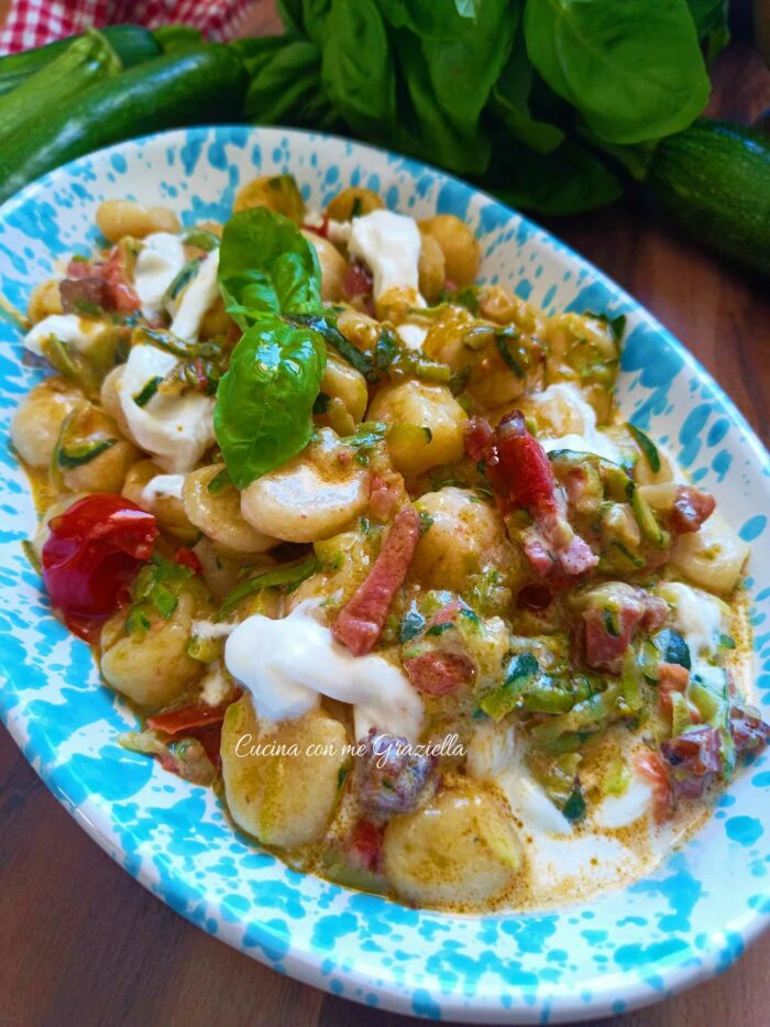 Chicche di patate con zucchine speck e burrata