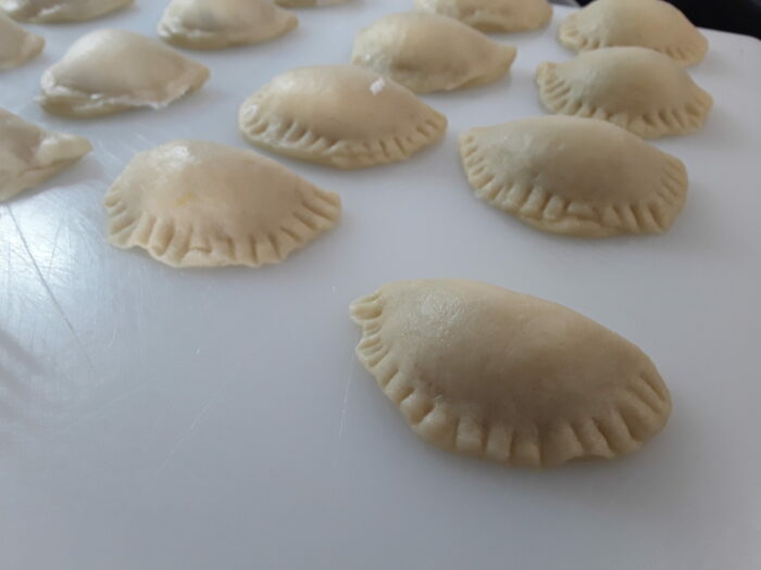 Chiusura cassatelle o ravioli dolci
