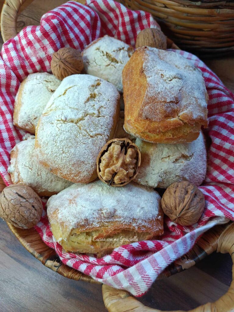 Ciabattine di semola senza impasto alle noci