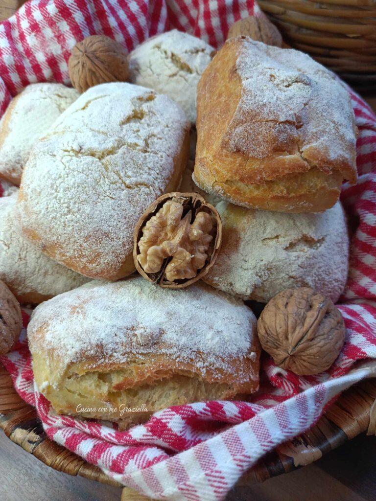 Ciabattine di semola senza impasto alle noci