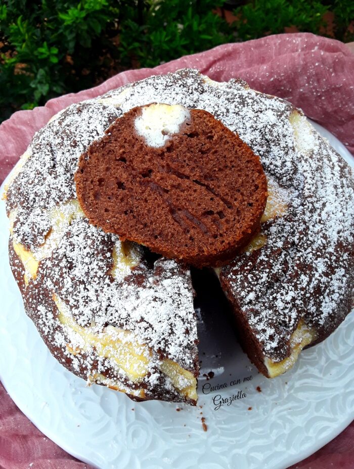 ciambella al cacao ripiena di ricotta