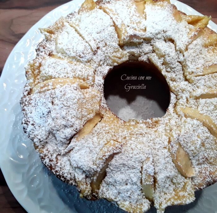Ciambella alle mele con crema pasticcera