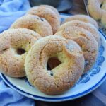 Ciambelle da inzuppo con gocce di cioccolato