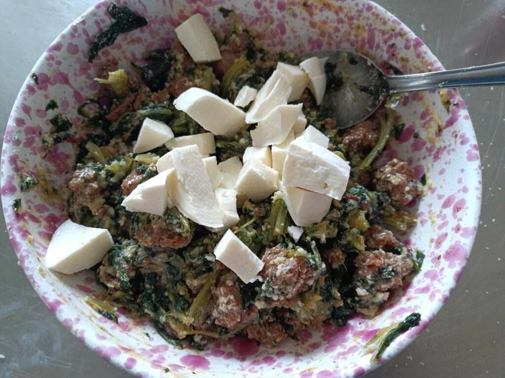 salsiccia cicorie formaggio