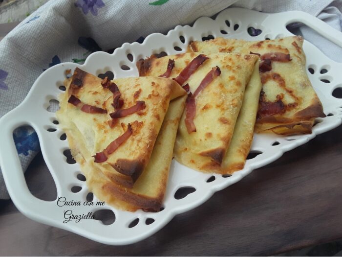 Crepes ricotta carciofi e speck