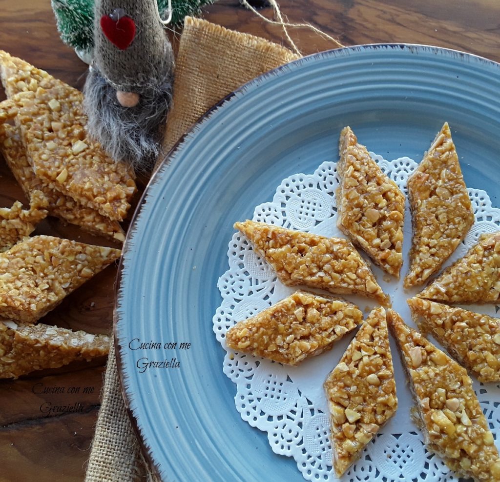 Croccante di mandorle o cupeta salentina