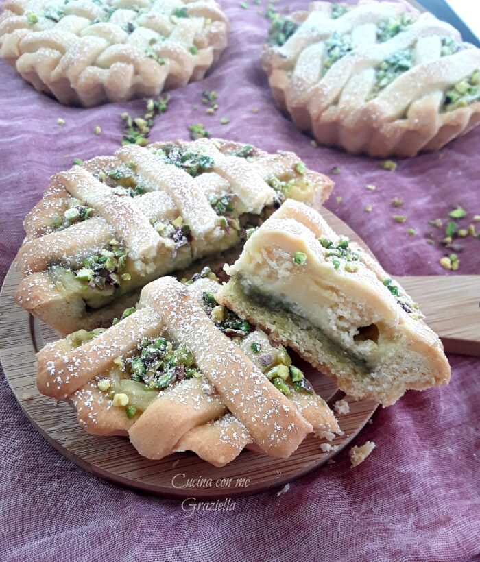 Crostatine con crema e crema di pistacchi