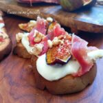 Crostoni con crema di ricotta