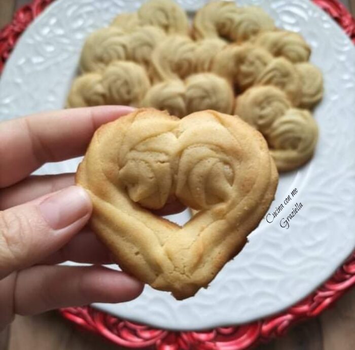 cuoricini di frolla montata