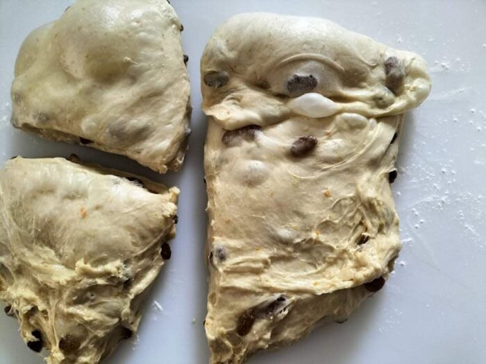 Divisione impasto colomba pasquale