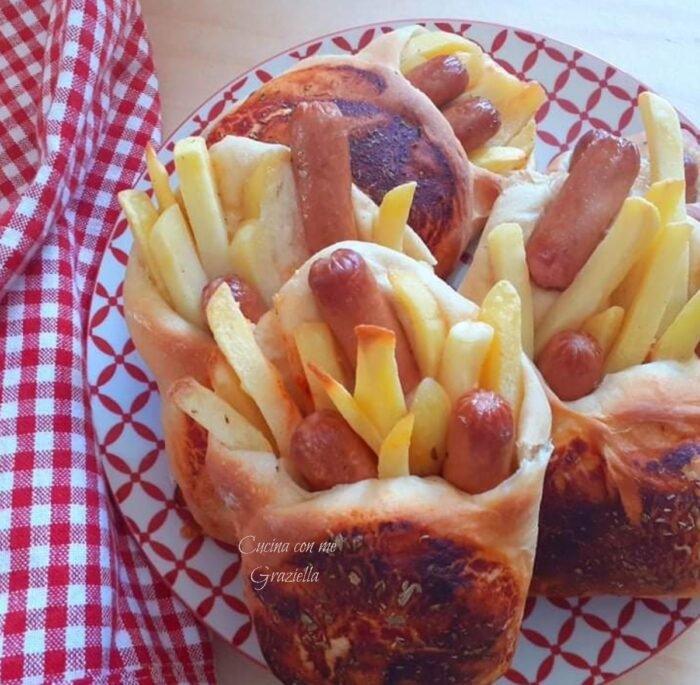 Fagottini con patatine e wurstel