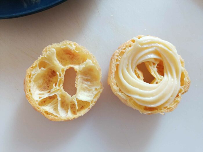 zeppole di San Giuseppe senza glutine a metà zeppole di San Giuseppe senza glutine a metà