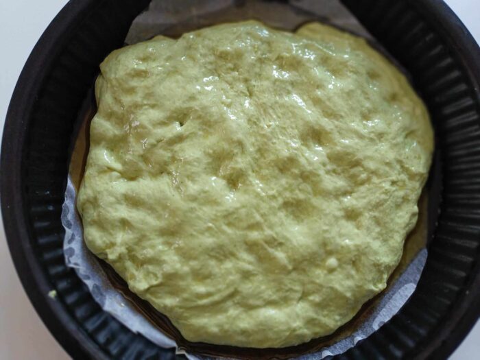 impasto focaccia lievitato nella teglia