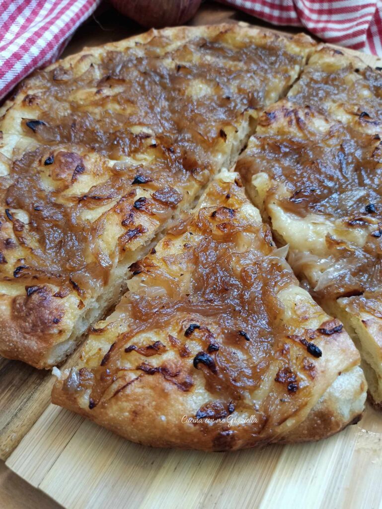 Focaccia barese con cipolla rossa di Acquaviva 