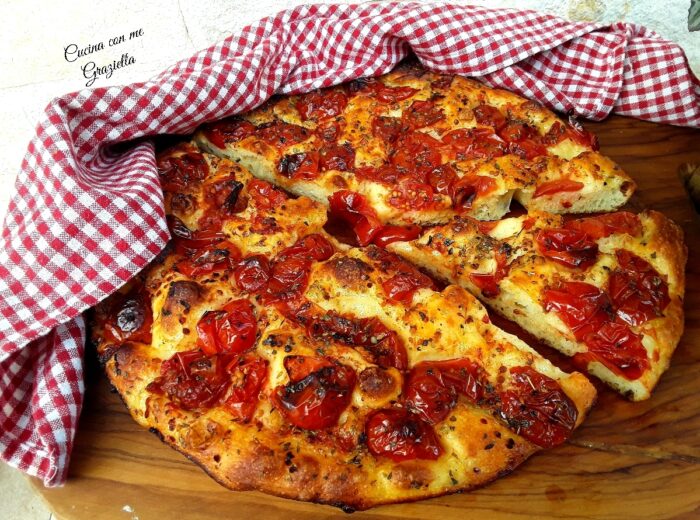 Focaccia barese con semola rimacinata e patate