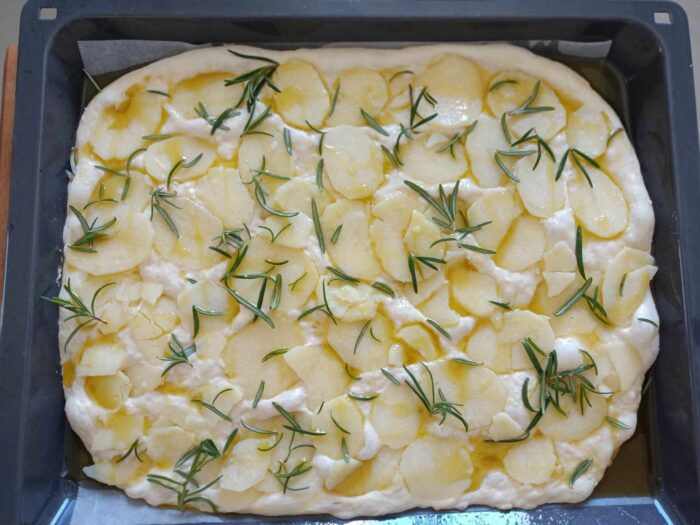 focaccia con patate cruda