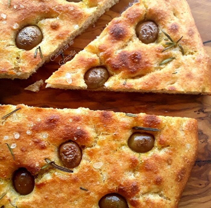 focaccia  integrale morbida con patata cruda