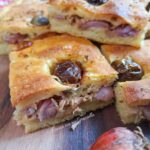 Focaccia ripiena di lampascioni e tonno