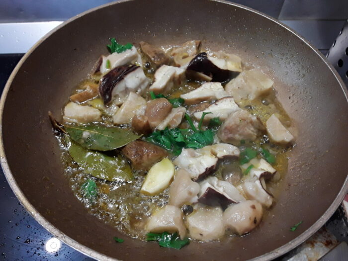 Funghi porcini in padella Funghi porcini in padella