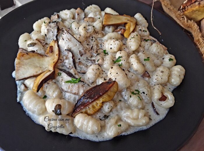 Gnocchi con funghi porcini e gorgonzola 2