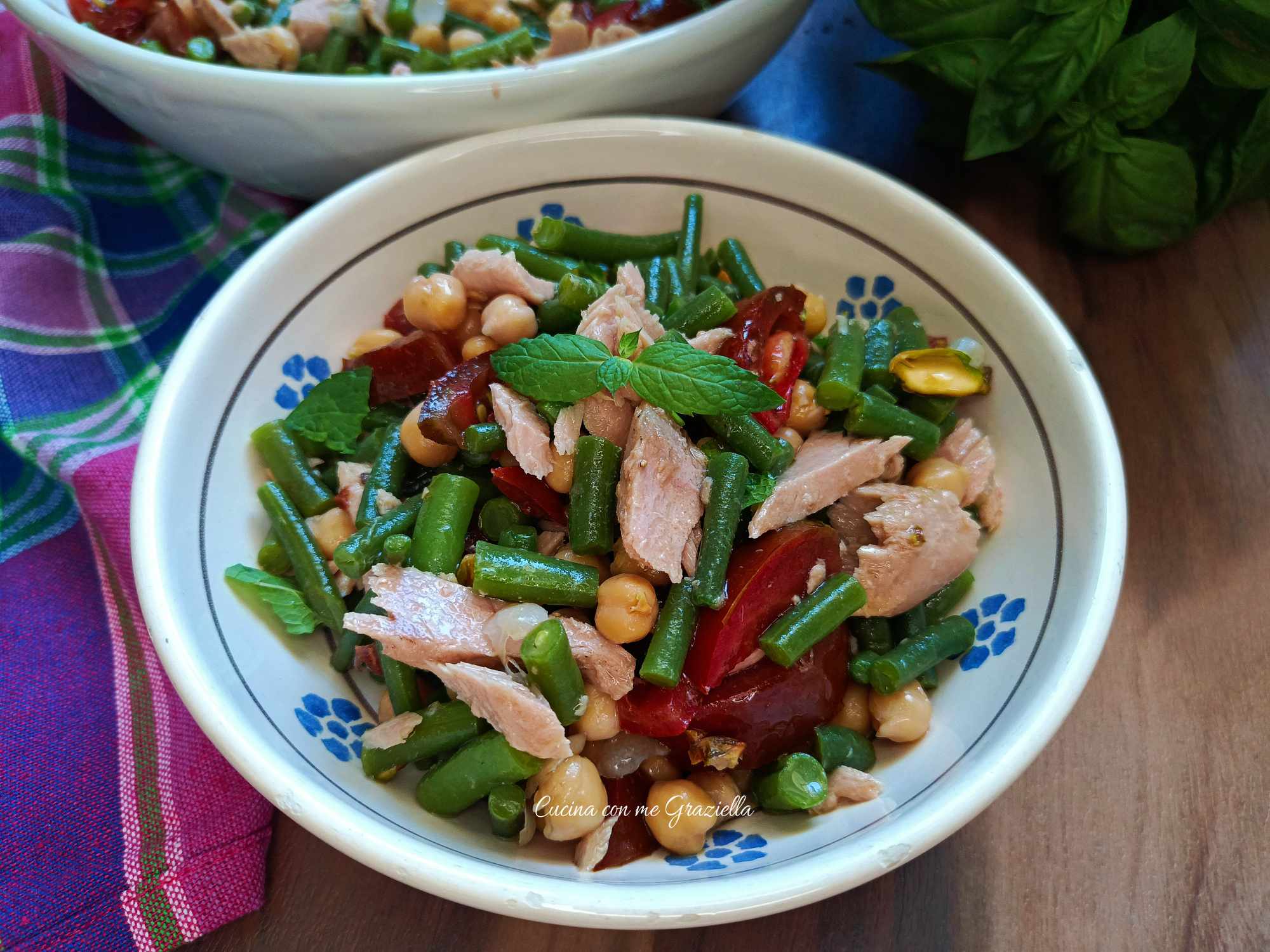 INSALATA DI FAGIOLINI CECI E TONNO