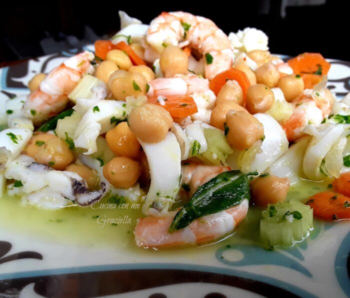 Insalata fredda di ceci mazzancolle e seppie