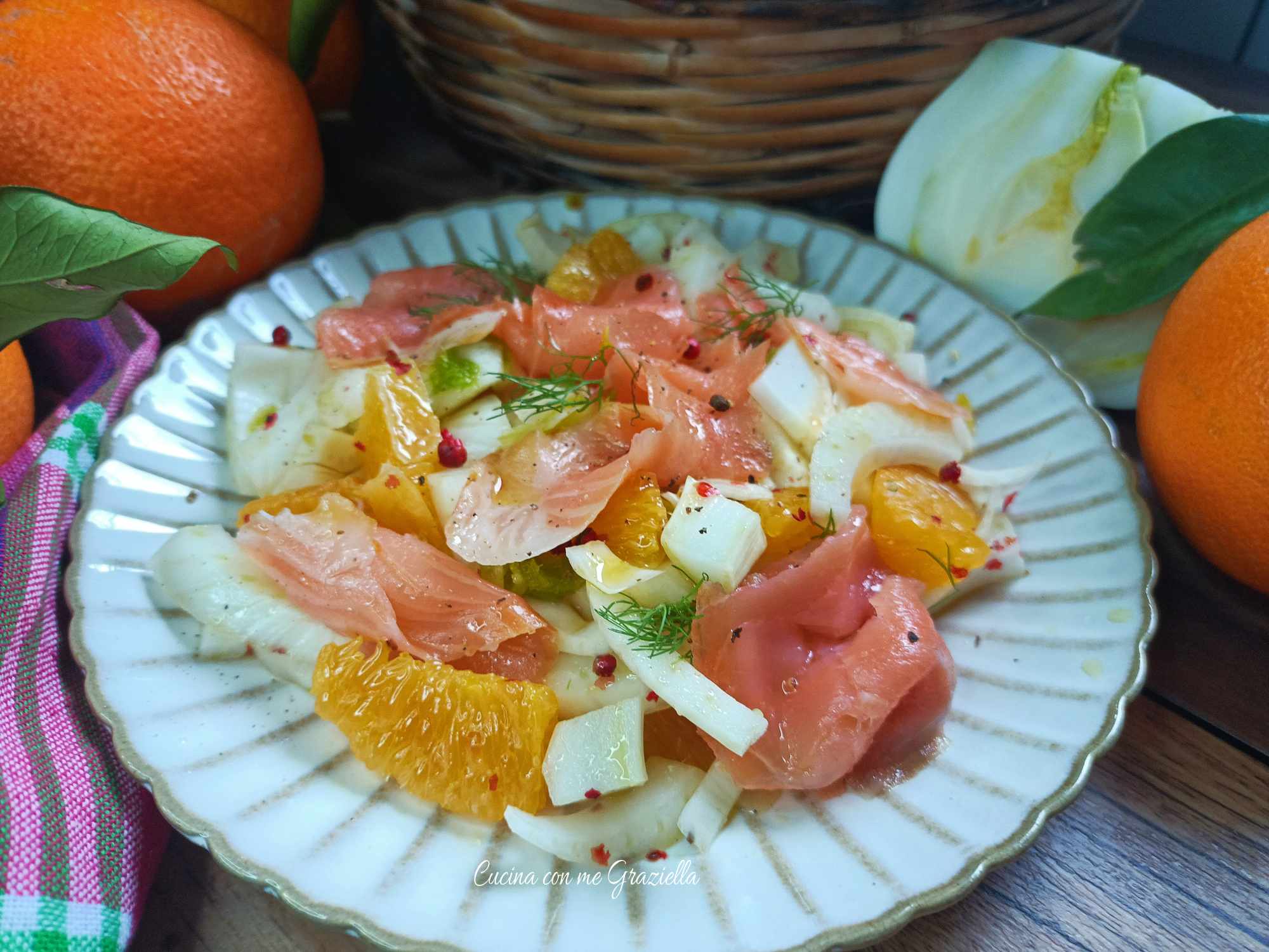Insalata di finocchi e arance e salmone