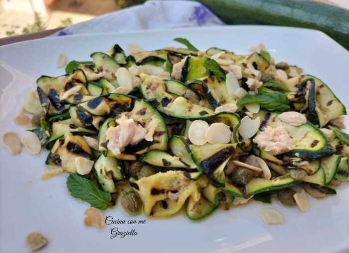 Insalata di zucchine tonno e mandorle