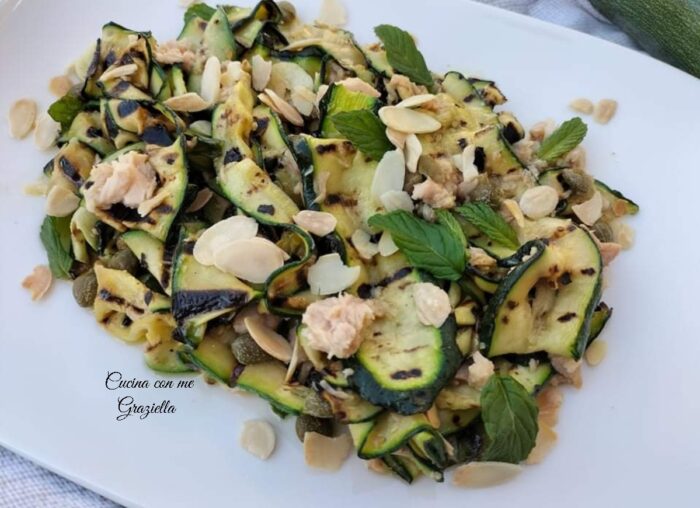 Insalata di zucchine tonno e mandorle