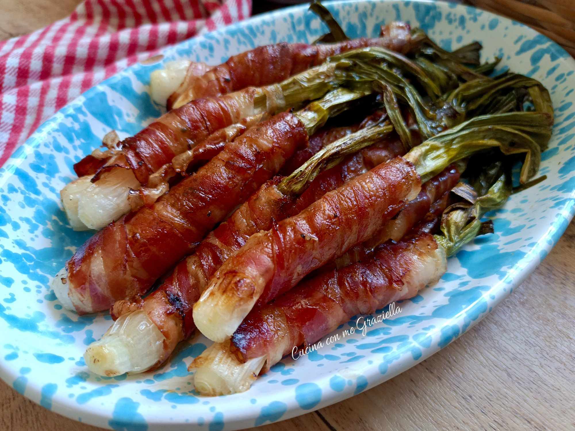 Involtini di pancetta e cipolle sponsali