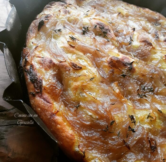 focaccia barese con le cipolle