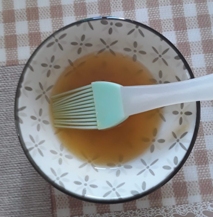 Marmellata di albicocche sciolta per spennellare