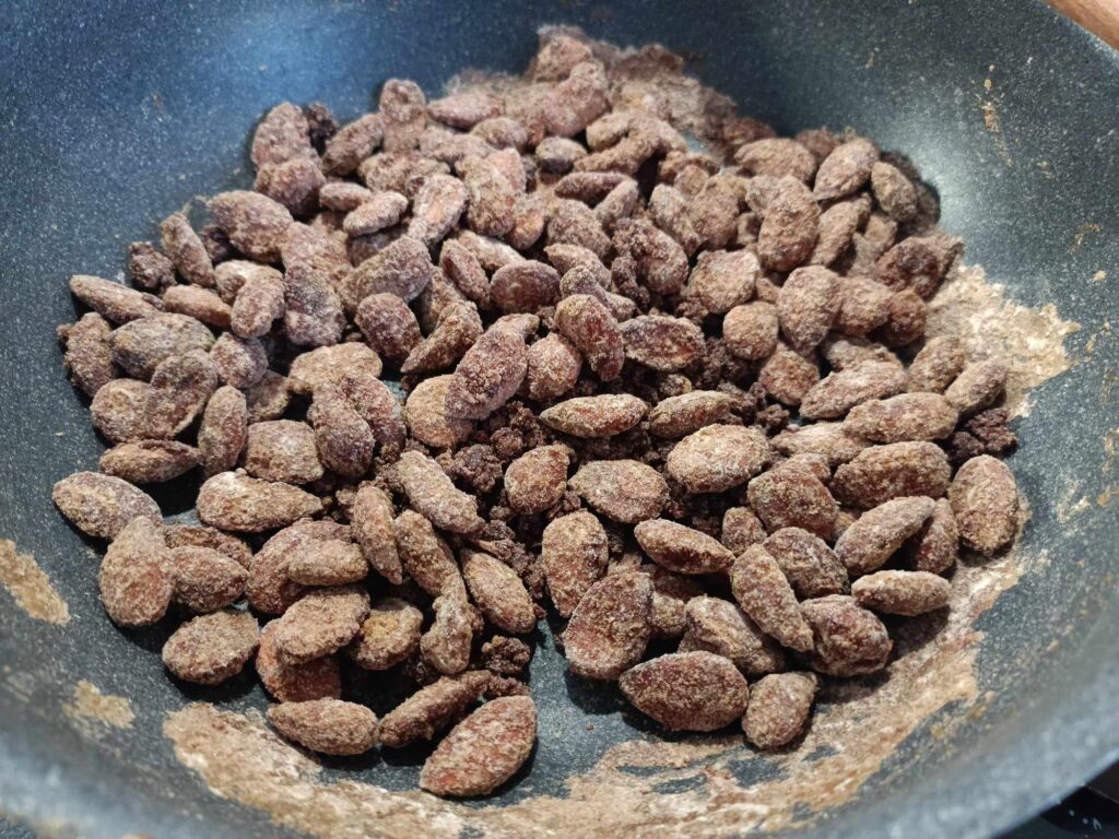 Mandorle pralinate al caffè