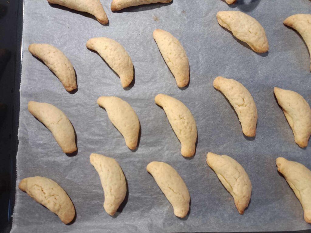 biscotti mezzelune cotti