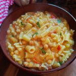 Minestra di pasta patate e ceci