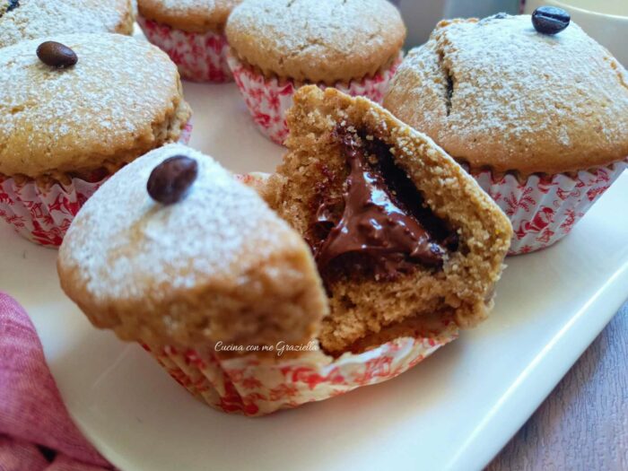 Muffin al caffè ripieni di nutella