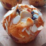 Muffin all'arancia gocce di cioccolato e mandorle