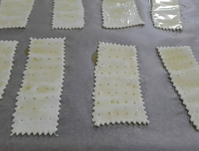 olio e acqua su crackers